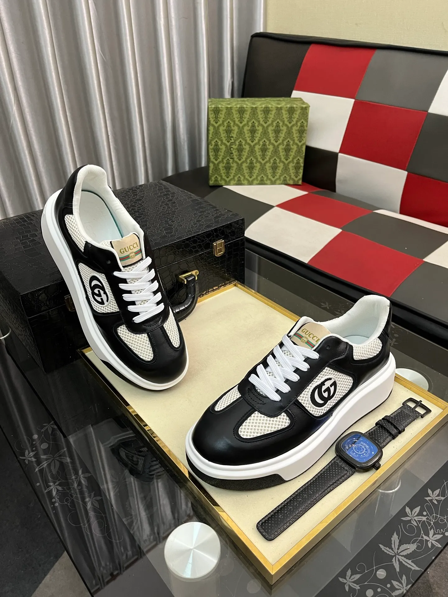 Men's Men's Shoes 💰458⌚️⌚️ [Gucci·Gucci] Original quality. ~ Unique modern style sneakers. 🏃A must-have casual shoe for trendy men😍😍 Original brand imported from Italy, imported original leather, sheep lining (refuses to discolor and grind feet) Sole: Original sole provided by the original factory, French lazy style design ⚠️Fit to the feet, original quality, super comfortable original sole. Just like shooting the real thing 🎬The real thing is better Code number: 38-442️⃣Colors available